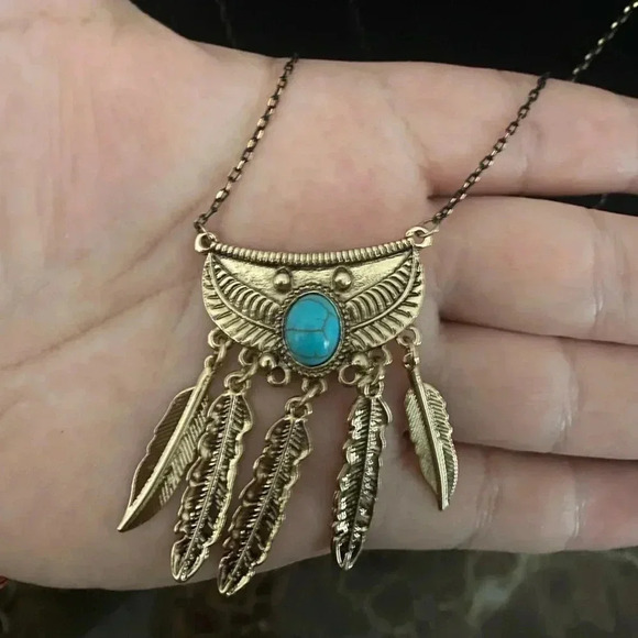 🆕Mixed Charm Layered Chain Necklace🆕 - Picture 4 of 10